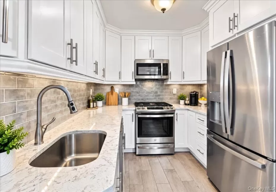 5635 Netherland Avenue, New York, NY, 1 Bedroom Bedrooms, 4 Rooms Rooms,1 BathroomBathrooms,Residential,For Rent,Netherland,0,1057168 5635 Netherland Avenue, New York, NY, 1 Bedroom Bedrooms, 4 Rooms Rooms,1 BathroomBathrooms,Residential,For Rent,Netherland,0,1057168