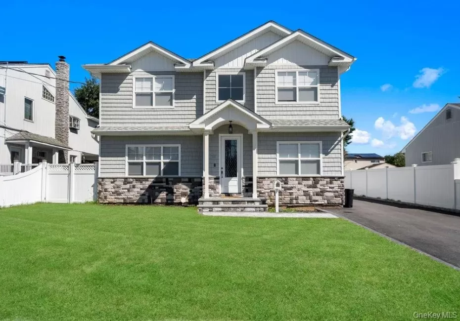 183 Park Lane, Oyster Bay, NY, 5 Bedrooms Bedrooms, 10 Rooms Rooms,3 BathroomsBathrooms,Residential,For Rent,Park,0,1052243 183 Park Lane, Oyster Bay, NY, 5 Bedrooms Bedrooms, 10 Rooms Rooms,3 BathroomsBathrooms,Residential,For Rent,Park,0,1052243
