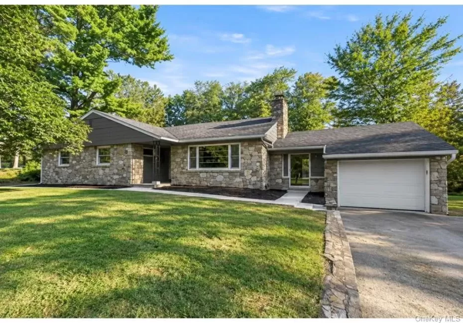 1 Norah Lane, Hyde Park, NY, 3 Bedrooms Bedrooms, 6 Rooms Rooms,1 BathroomBathrooms,Residential,For Rent,Norah,0,1057317 1 Norah Lane, Hyde Park, NY, 3 Bedrooms Bedrooms, 6 Rooms Rooms,1 BathroomBathrooms,Residential,For Rent,Norah,0,1057317