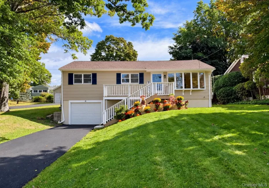 159 Wawayanda Avenue, Middletown, NY, 3 Bedrooms Bedrooms, 9 Rooms Rooms,2 BathroomsBathrooms,Residential,For Rent,Wawayanda,0,1055220 159 Wawayanda Avenue, Middletown, NY, 3 Bedrooms Bedrooms, 9 Rooms Rooms,2 BathroomsBathrooms,Residential,For Rent,Wawayanda,0,1055220