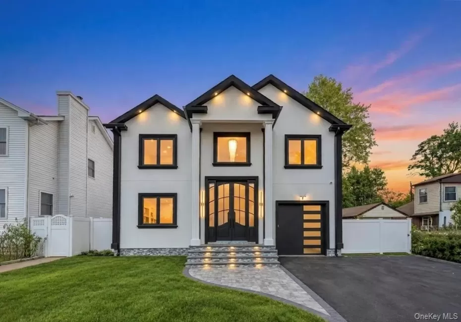 2571 Alder Avenue, Hempstead, NY, 5 Bedrooms Bedrooms, 10 Rooms Rooms,4 BathroomsBathrooms,Residential,For Rent,Alder,0,1056923 2571 Alder Avenue, Hempstead, NY, 5 Bedrooms Bedrooms, 10 Rooms Rooms,4 BathroomsBathrooms,Residential,For Rent,Alder,0,1056923