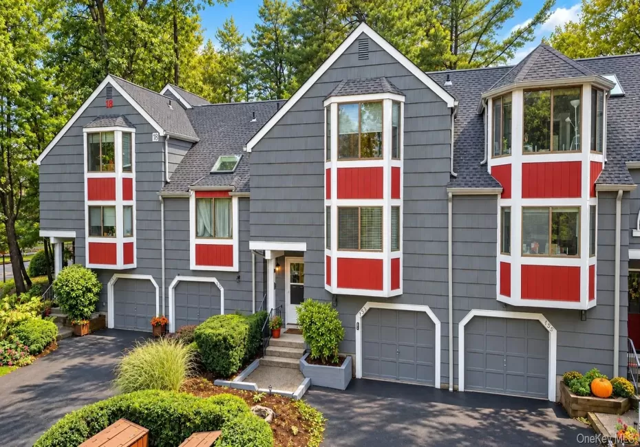 153 Treetop Circle, Clarkstown, NY, 2 Bedrooms Bedrooms, 4 Rooms Rooms,1 BathroomBathrooms,Residential,For Rent,Treetop,0,1056285 153 Treetop Circle, Clarkstown, NY, 2 Bedrooms Bedrooms, 4 Rooms Rooms,1 BathroomBathrooms,Residential,For Rent,Treetop,0,1056285