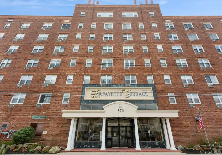 370 Broadway, Long Beach, NY, 2 Rooms Rooms,1 BathroomBathrooms,Residential,For Rent,Broadway,0,1050759 370 Broadway, Long Beach, NY, 2 Rooms Rooms,1 BathroomBathrooms,Residential,For Rent,Broadway,0,1050759