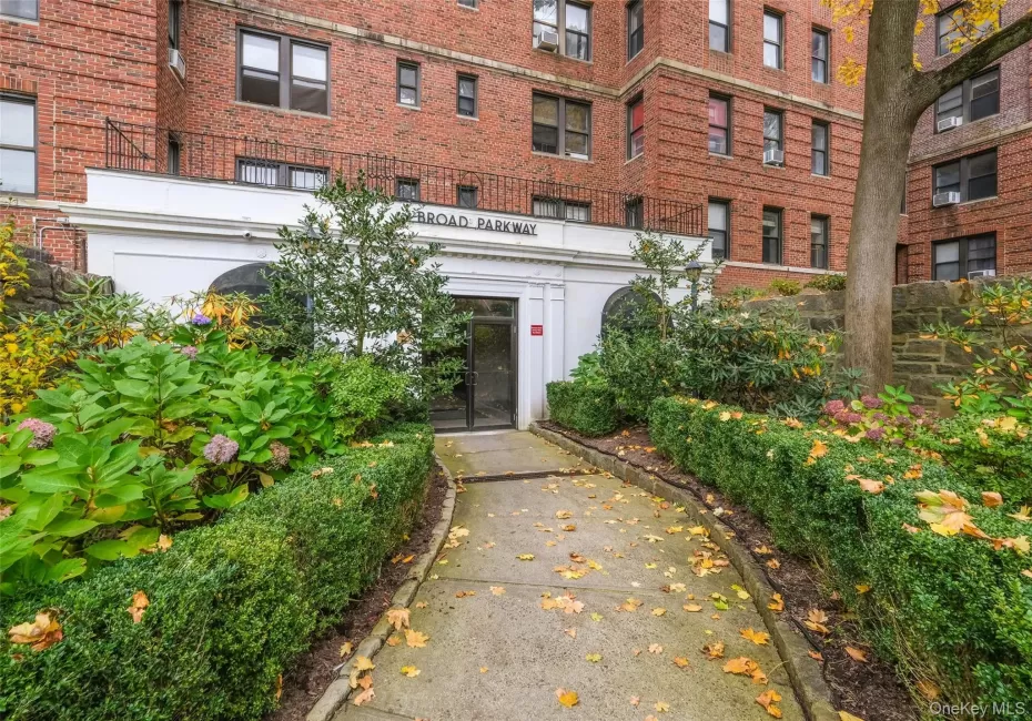 1 Broad Parkway, White Plains, NY, 1 Bedroom Bedrooms, 3 Rooms Rooms,1 BathroomBathrooms,Residential Lease,For Rent,Broad Parkway,0,1055054 1 Broad Parkway, White Plains, NY, 1 Bedroom Bedrooms, 3 Rooms Rooms,1 BathroomBathrooms,Residential Lease,For Rent,Broad Parkway,0,1055054