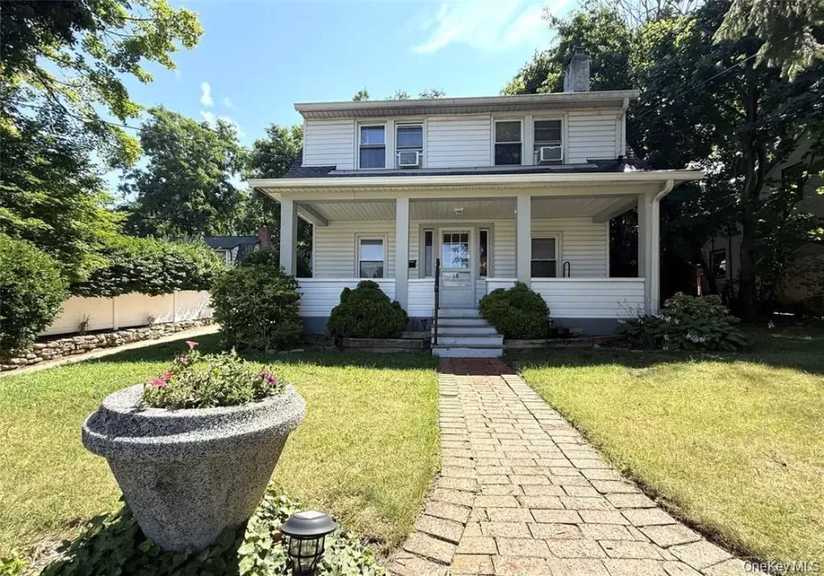 15 Maple Grove Street, North Hempstead, NY, 4 Bedrooms Bedrooms, 8 Rooms Rooms,2 BathroomsBathrooms,Residential,For Rent,Maple Grove,0,1057417 15 Maple Grove Street, North Hempstead, NY, 4 Bedrooms Bedrooms, 8 Rooms Rooms,2 BathroomsBathrooms,Residential,For Rent,Maple Grove,0,1057417