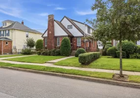 135 Fairfield Avenue, North Hempstead, NY, 4 Bedrooms Bedrooms, 8 Rooms Rooms,2 BathroomsBathrooms,Residential,For Rent,Fairfield,0,1057563 135 Fairfield Avenue, North Hempstead, NY, 4 Bedrooms Bedrooms, 8 Rooms Rooms,2 BathroomsBathrooms,Residential,For Rent,Fairfield,0,1057563