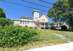 212-222 North Street, Middletown, NY, 2 Bedrooms Bedrooms, 4 Rooms Rooms,1 BathroomBathrooms,Residential Lease,For Rent,North,0,1057247 212-222 North Street, Middletown, NY, 2 Bedrooms Bedrooms, 4 Rooms Rooms,1 BathroomBathrooms,Residential Lease,For Rent,North,0,1057247