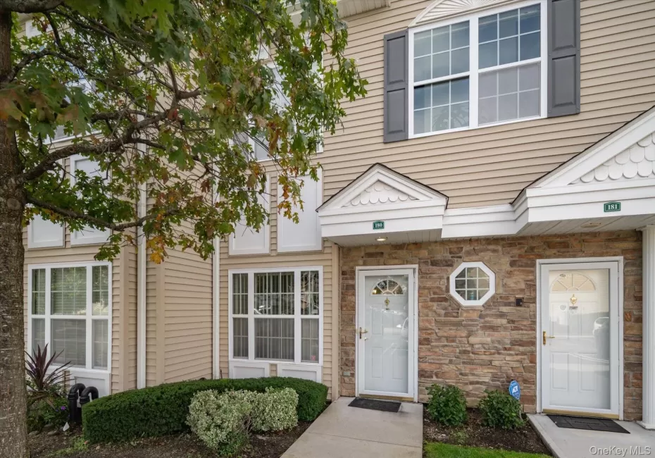 180 Spring Drive, Hempstead, NY, 2 Bedrooms Bedrooms, 5 Rooms Rooms,2 BathroomsBathrooms,Residential,For Rent,Spring,0,1057611 180 Spring Drive, Hempstead, NY, 2 Bedrooms Bedrooms, 5 Rooms Rooms,2 BathroomsBathrooms,Residential,For Rent,Spring,0,1057611