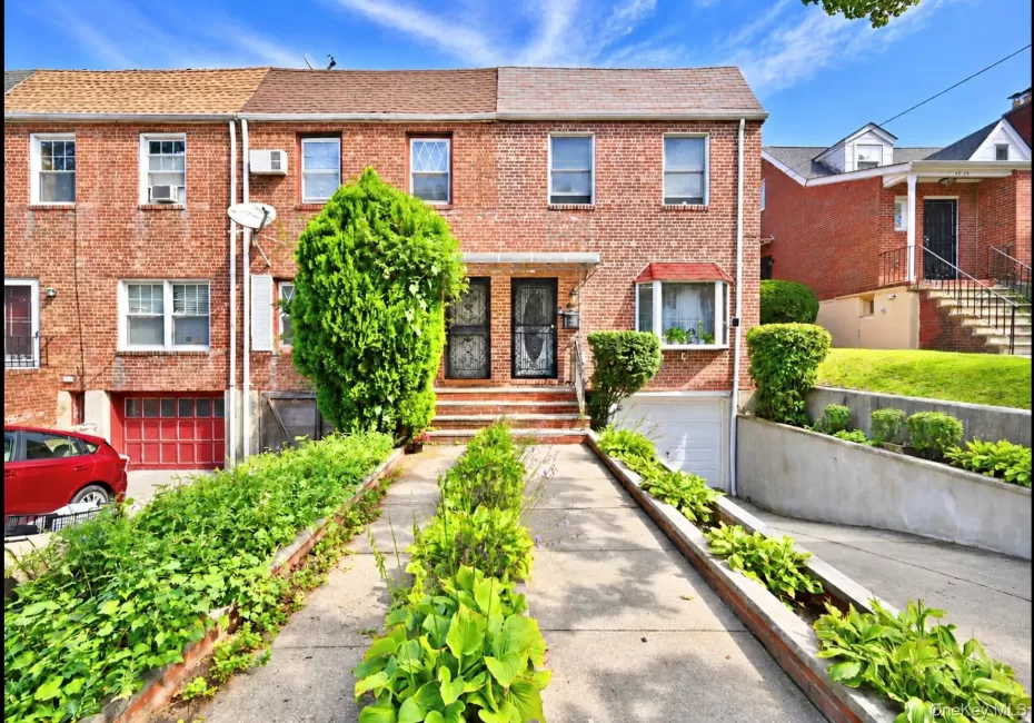 53-31 210th Street, New York, NY, 3 Bedrooms Bedrooms, 10 Rooms Rooms,2 BathroomsBathrooms,Residential,For Rent,210th,0,1057498 53-31 210th Street, New York, NY, 3 Bedrooms Bedrooms, 10 Rooms Rooms,2 BathroomsBathrooms,Residential,For Rent,210th,0,1057498