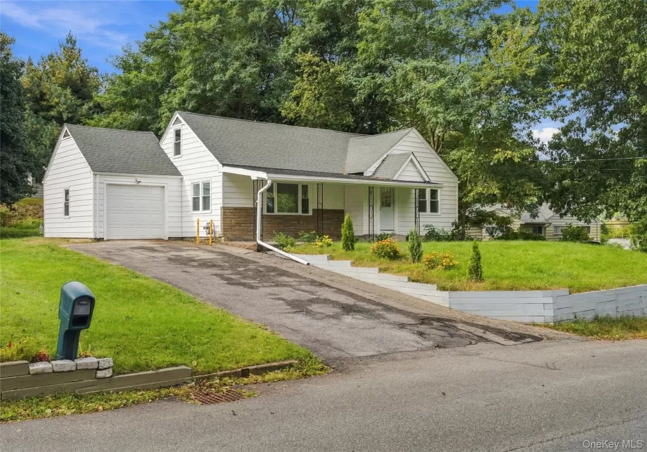3 Hilltop Drive, New Windsor, NY, 3 Bedrooms Bedrooms, 6 Rooms Rooms,2 BathroomsBathrooms,Residential,For Rent,Hilltop,0,1056543 3 Hilltop Drive, New Windsor, NY, 3 Bedrooms Bedrooms, 6 Rooms Rooms,2 BathroomsBathrooms,Residential,For Rent,Hilltop,0,1056543