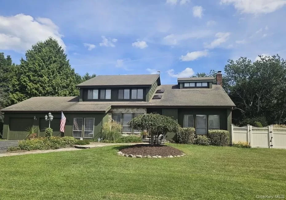 15 Vineyard Way, Brookhaven, NY, 4 Bedrooms Bedrooms, 7 Rooms Rooms,2 BathroomsBathrooms,Residential,For Rent,Vineyard,0,1055458 15 Vineyard Way, Brookhaven, NY, 4 Bedrooms Bedrooms, 7 Rooms Rooms,2 BathroomsBathrooms,Residential,For Rent,Vineyard,0,1055458