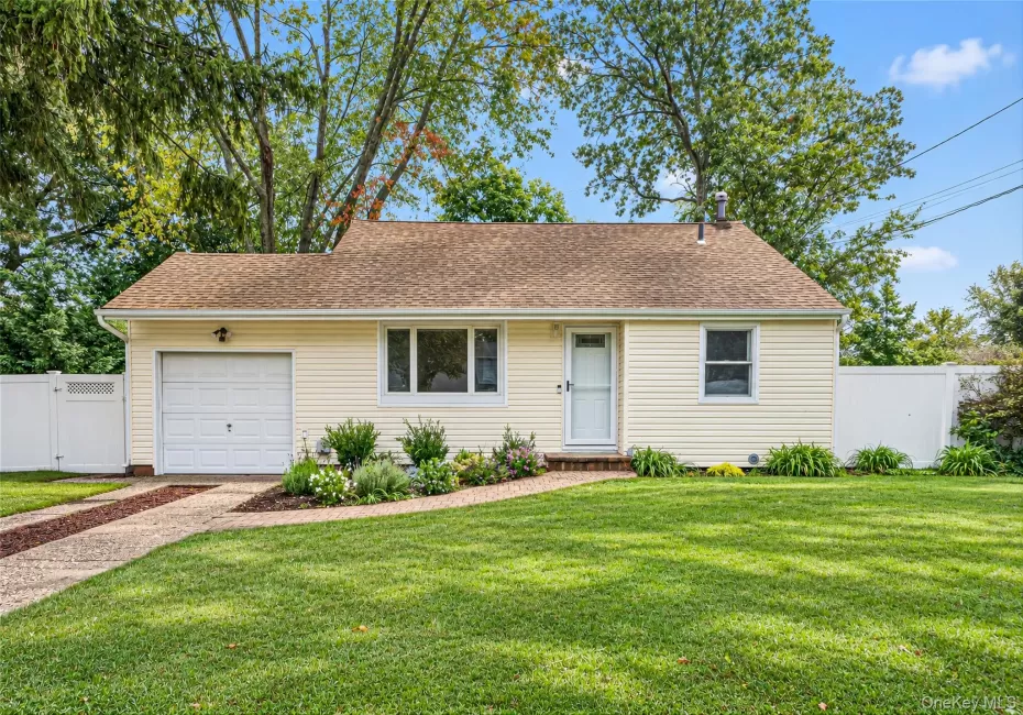 66 Ontario Street, Brookhaven, NY, 3 Bedrooms Bedrooms, 7 Rooms Rooms,2 BathroomsBathrooms,Residential,For Rent,Ontario,0,1056320 66 Ontario Street, Brookhaven, NY, 3 Bedrooms Bedrooms, 7 Rooms Rooms,2 BathroomsBathrooms,Residential,For Rent,Ontario,0,1056320