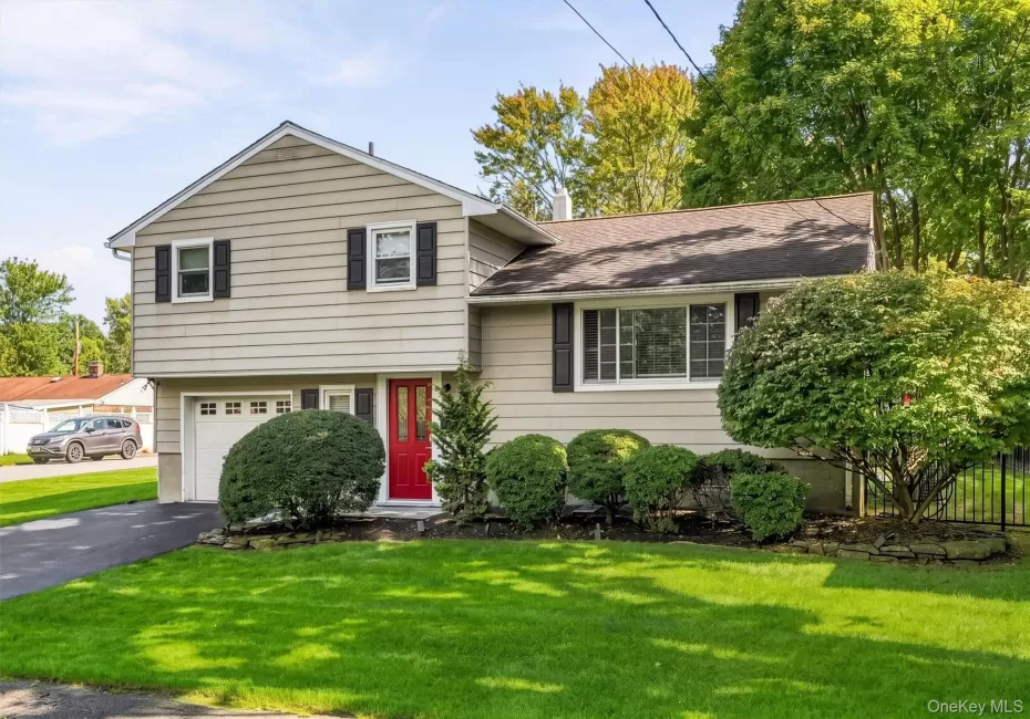 37 Lenox Avenue, Clarkstown, NY, 3 Bedrooms Bedrooms, 8 Rooms Rooms,1 BathroomBathrooms,Residential,For Rent,Lenox,0,1056855 37 Lenox Avenue, Clarkstown, NY, 3 Bedrooms Bedrooms, 8 Rooms Rooms,1 BathroomBathrooms,Residential,For Rent,Lenox,0,1056855