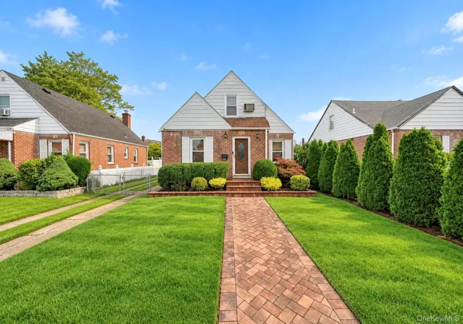 61 Stephen Place, Hempstead, NY, 4 Bedrooms Bedrooms, 12 Rooms Rooms,2 BathroomsBathrooms,Residential,For Rent,Stephen,0,1057275 61 Stephen Place, Hempstead, NY, 4 Bedrooms Bedrooms, 12 Rooms Rooms,2 BathroomsBathrooms,Residential,For Rent,Stephen,0,1057275