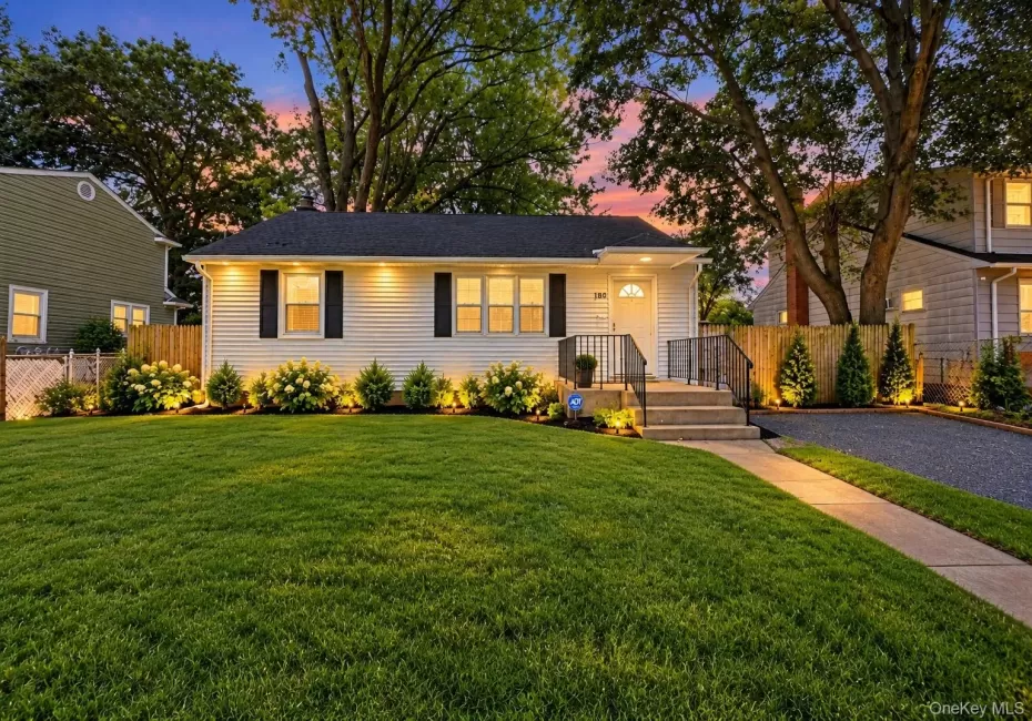 180 Booker Avenue, Babylon, NY, 3 Bedrooms Bedrooms, 7 Rooms Rooms,2 BathroomsBathrooms,Residential,For Rent,Booker,0,1057478 180 Booker Avenue, Babylon, NY, 3 Bedrooms Bedrooms, 7 Rooms Rooms,2 BathroomsBathrooms,Residential,For Rent,Booker,0,1057478