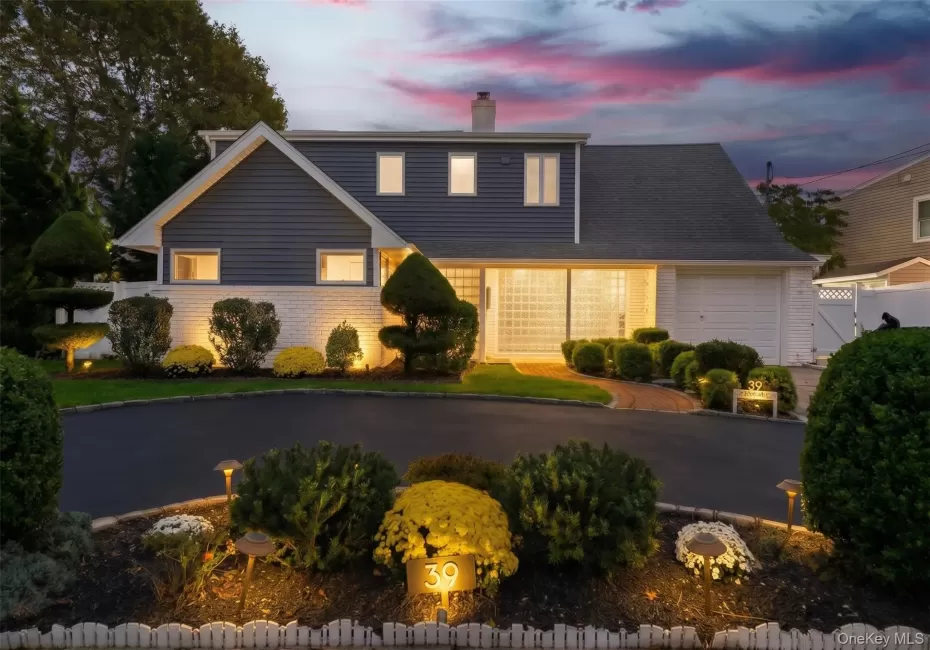 39 Cathay Road, Hempstead, NY, 4 Bedrooms Bedrooms, 7 Rooms Rooms,2 BathroomsBathrooms,Residential,For Rent,Cathay,0,1049266 39 Cathay Road, Hempstead, NY, 4 Bedrooms Bedrooms, 7 Rooms Rooms,2 BathroomsBathrooms,Residential,For Rent,Cathay,0,1049266