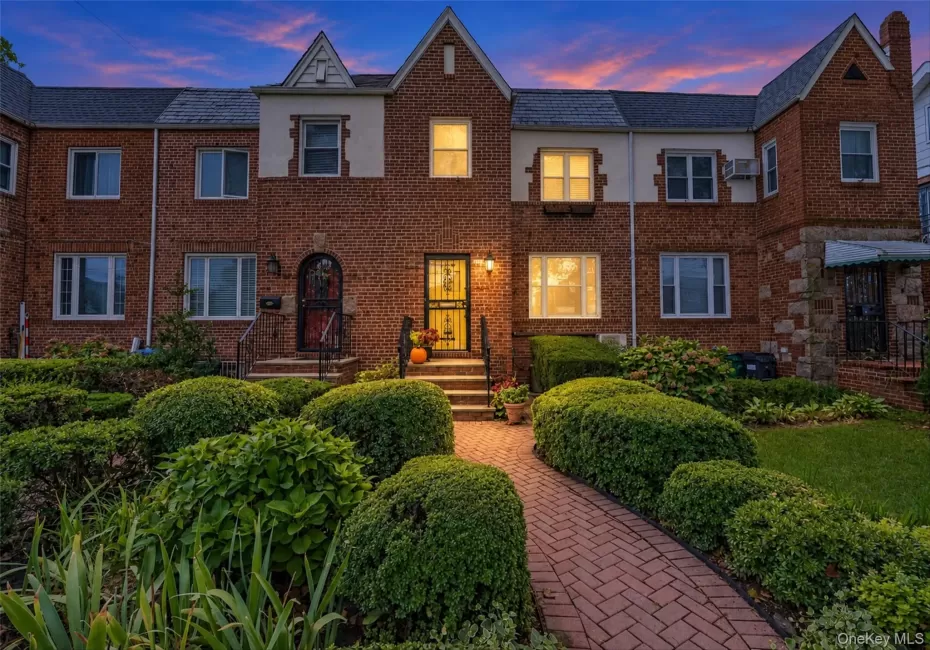 1114 Mace Avenue, New York, NY, 3 Bedrooms Bedrooms, 6 Rooms Rooms,1 BathroomBathrooms,Residential,For Rent,Mace,0,1057240 1114 Mace Avenue, New York, NY, 3 Bedrooms Bedrooms, 6 Rooms Rooms,1 BathroomBathrooms,Residential,For Rent,Mace,0,1057240