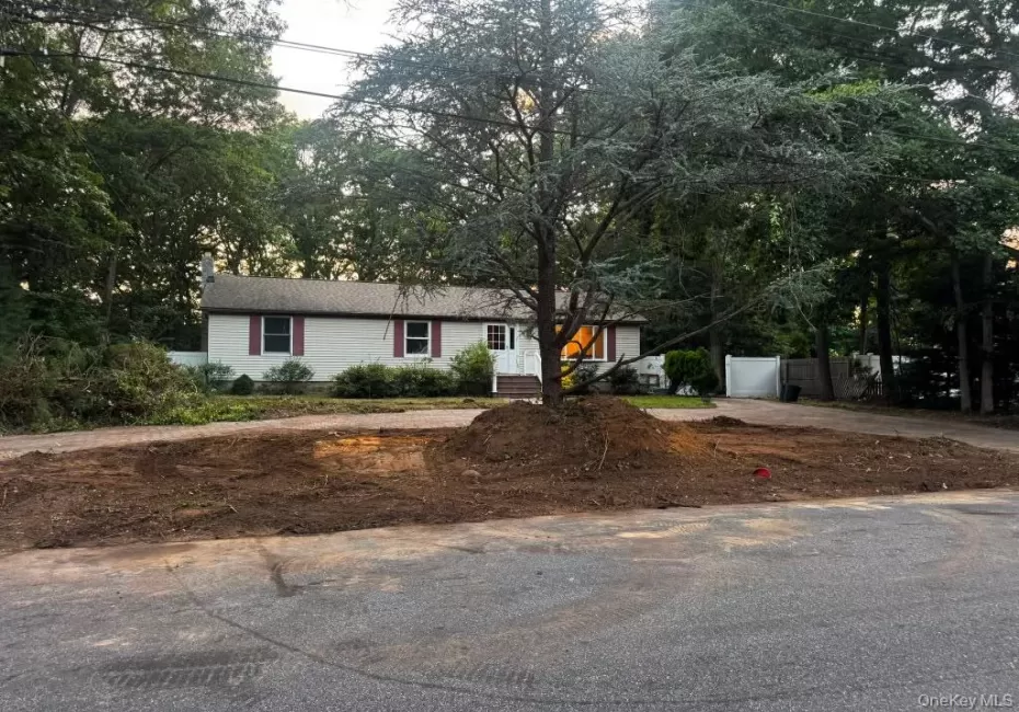 409 Wellwood Drive, Brookhaven, NY, 3 Bedrooms Bedrooms, 8 Rooms Rooms,2 BathroomsBathrooms,Residential,For Rent,Wellwood,0,1056736 409 Wellwood Drive, Brookhaven, NY, 3 Bedrooms Bedrooms, 8 Rooms Rooms,2 BathroomsBathrooms,Residential,For Rent,Wellwood,0,1056736