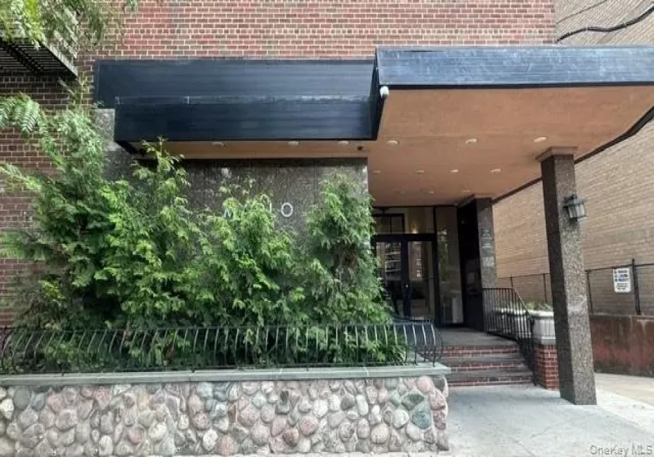 134-54 Maple Avenue, New York, NY, 1 Bedroom Bedrooms, 3 Rooms Rooms,1 BathroomBathrooms,Residential,For Rent,Maple,0,1057908 134-54 Maple Avenue, New York, NY, 1 Bedroom Bedrooms, 3 Rooms Rooms,1 BathroomBathrooms,Residential,For Rent,Maple,0,1057908