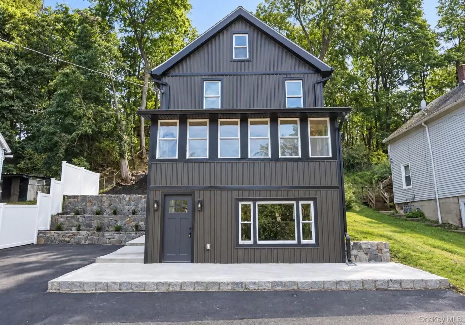 13 East Street, Beacon, NY, 3 Bedrooms Bedrooms, 11 Rooms Rooms,2 BathroomsBathrooms,Residential,For Rent,East,0,1055870 13 East Street, Beacon, NY, 3 Bedrooms Bedrooms, 11 Rooms Rooms,2 BathroomsBathrooms,Residential,For Rent,East,0,1055870