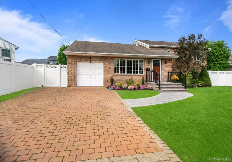 50 Marie Place, Oyster Bay, NY, 3 Bedrooms Bedrooms, 7 Rooms Rooms,2 BathroomsBathrooms,Residential,For Rent,Marie,0,1050363 50 Marie Place, Oyster Bay, NY, 3 Bedrooms Bedrooms, 7 Rooms Rooms,2 BathroomsBathrooms,Residential,For Rent,Marie,0,1050363