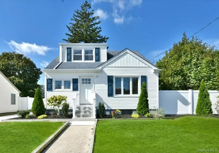 11 Grant Street, Hempstead, NY, 4 Bedrooms Bedrooms, 8 Rooms Rooms,2 BathroomsBathrooms,Residential,For Rent,Grant,0,1057680 11 Grant Street, Hempstead, NY, 4 Bedrooms Bedrooms, 8 Rooms Rooms,2 BathroomsBathrooms,Residential,For Rent,Grant,0,1057680