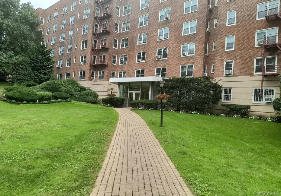1304 Midland Avenue, Yonkers, NY, 1 Bedroom Bedrooms, 3 Rooms Rooms,1 BathroomBathrooms,Residential,For Rent,Midland,0,1056396 1304 Midland Avenue, Yonkers, NY, 1 Bedroom Bedrooms, 3 Rooms Rooms,1 BathroomBathrooms,Residential,For Rent,Midland,0,1056396