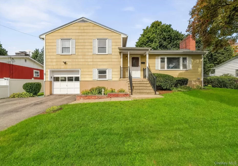 224 Bleloch Avenue, Peekskill, NY, 3 Bedrooms Bedrooms, 7 Rooms Rooms,2 BathroomsBathrooms,Residential,For Rent,Bleloch,0,1053375 224 Bleloch Avenue, Peekskill, NY, 3 Bedrooms Bedrooms, 7 Rooms Rooms,2 BathroomsBathrooms,Residential,For Rent,Bleloch,0,1053375