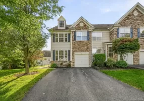 24 Ford Court, Monroe, NY, 3 Bedrooms Bedrooms, 7 Rooms Rooms,2 BathroomsBathrooms,Residential Lease,For Rent,Ford,0,1057568 24 Ford Court, Monroe, NY, 3 Bedrooms Bedrooms, 7 Rooms Rooms,2 BathroomsBathrooms,Residential Lease,For Rent,Ford,0,1057568