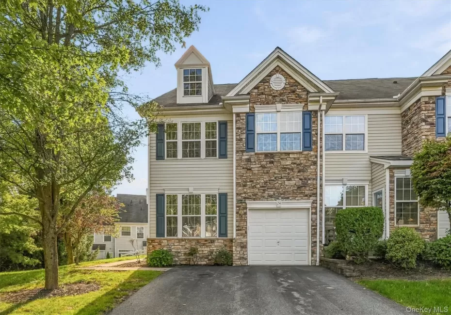 24 Ford Court, Monroe, NY, 3 Bedrooms Bedrooms, 7 Rooms Rooms,2 BathroomsBathrooms,Residential,For Rent,Ford,0,1056648 24 Ford Court, Monroe, NY, 3 Bedrooms Bedrooms, 7 Rooms Rooms,2 BathroomsBathrooms,Residential,For Rent,Ford,0,1056648