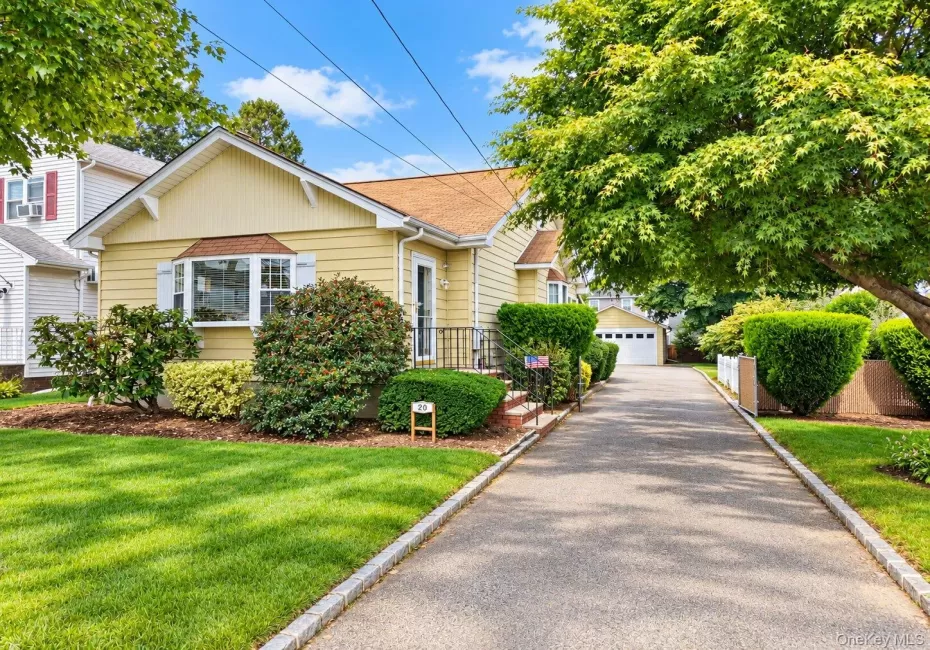 20 Munson Place, Hempstead, NY, 2 Bedrooms Bedrooms, 6 Rooms Rooms,1 BathroomBathrooms,Residential,For Rent,Munson,0,1057898 20 Munson Place, Hempstead, NY, 2 Bedrooms Bedrooms, 6 Rooms Rooms,1 BathroomBathrooms,Residential,For Rent,Munson,0,1057898