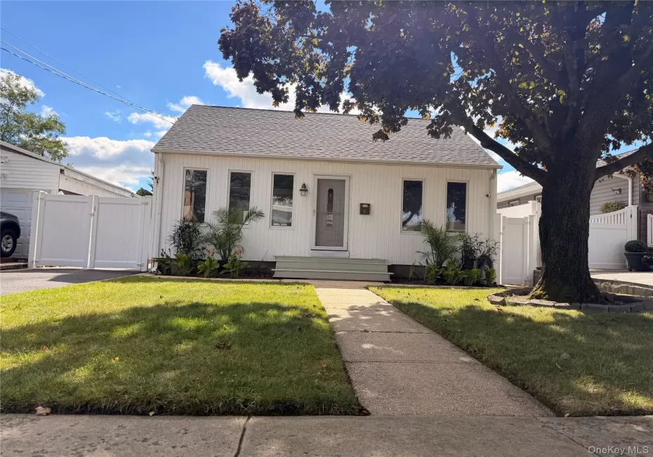 8 Michel Avenue, Oyster Bay, NY, 3 Bedrooms Bedrooms, 4 Rooms Rooms,1 BathroomBathrooms,Residential Lease,For Rent,Michel,0,1056945 8 Michel Avenue, Oyster Bay, NY, 3 Bedrooms Bedrooms, 4 Rooms Rooms,1 BathroomBathrooms,Residential Lease,For Rent,Michel,0,1056945