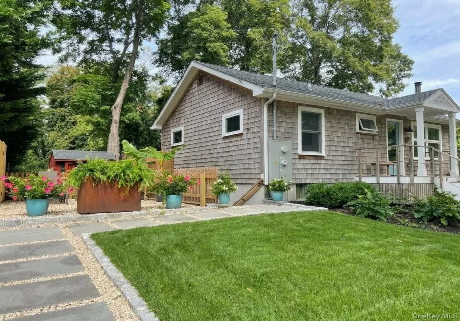 82 B Smith Street, Shelter Island, NY, 1 Bedroom Bedrooms, 2 Rooms Rooms,1 BathroomBathrooms,Residential Lease,For Rent,Smith,0,1058224 82 B Smith Street, Shelter Island, NY, 1 Bedroom Bedrooms, 2 Rooms Rooms,1 BathroomBathrooms,Residential Lease,For Rent,Smith,0,1058224