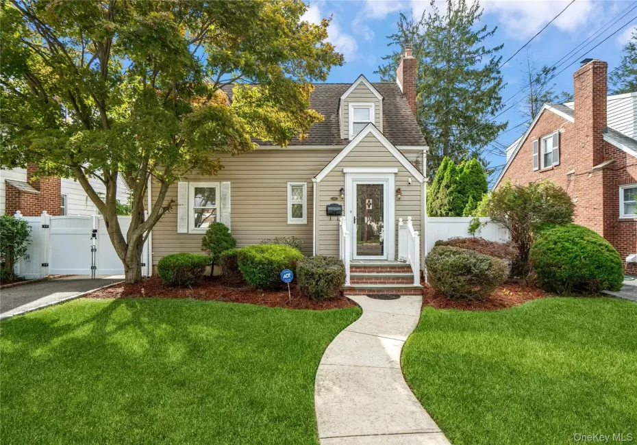 173 2nd Street, Oyster Bay, NY, 3 Bedrooms Bedrooms, 7 Rooms Rooms,2 BathroomsBathrooms,Residential,For Rent,2nd,0,1054063 173 2nd Street, Oyster Bay, NY, 3 Bedrooms Bedrooms, 7 Rooms Rooms,2 BathroomsBathrooms,Residential,For Rent,2nd,0,1054063