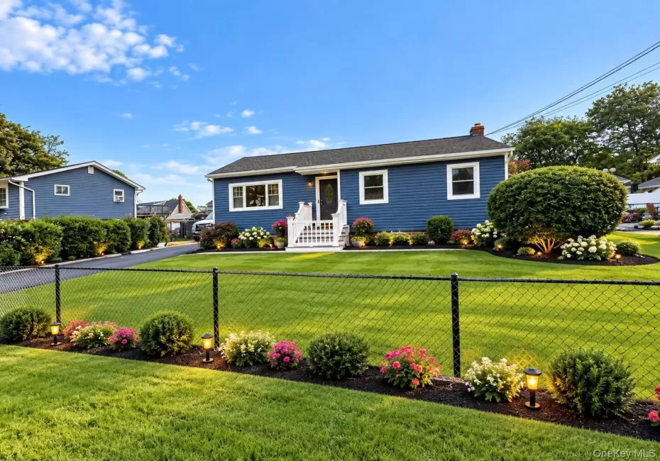 14 Holt Street, Babylon, NY, 3 Bedrooms Bedrooms, 7 Rooms Rooms,2 BathroomsBathrooms,Residential,For Rent,Holt,0,1057783 14 Holt Street, Babylon, NY, 3 Bedrooms Bedrooms, 7 Rooms Rooms,2 BathroomsBathrooms,Residential,For Rent,Holt,0,1057783