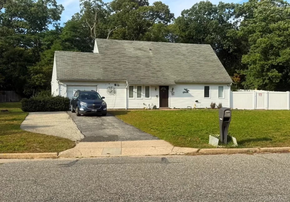 79 Hawkins Path, Brookhaven, NY, 4 Bedrooms Bedrooms, 6 Rooms Rooms,2 BathroomsBathrooms,Residential,For Rent,Hawkins,0,1058296 79 Hawkins Path, Brookhaven, NY, 4 Bedrooms Bedrooms, 6 Rooms Rooms,2 BathroomsBathrooms,Residential,For Rent,Hawkins,0,1058296