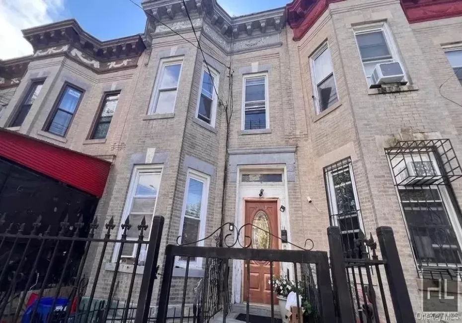 9746 Drew Street, New York, NY, 3 Bedrooms Bedrooms, 6 Rooms Rooms,1 BathroomBathrooms,Residential Lease,For Rent,Drew Street,0,1058246 9746 Drew Street, New York, NY, 3 Bedrooms Bedrooms, 6 Rooms Rooms,1 BathroomBathrooms,Residential Lease,For Rent,Drew Street,0,1058246