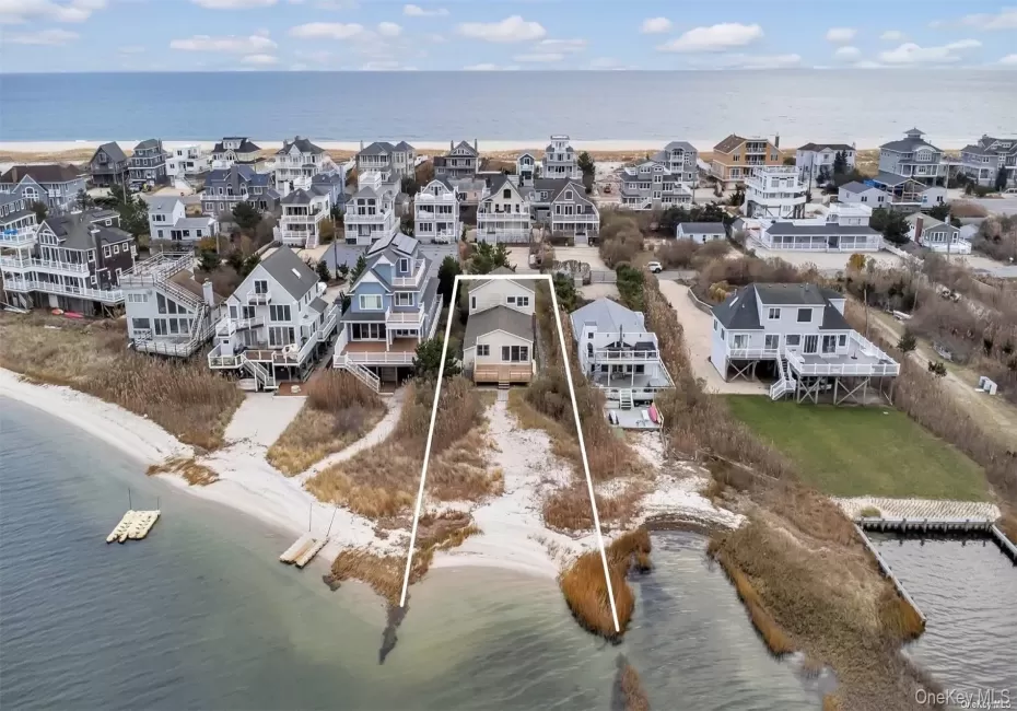 20 Dune Lane, Southampton, NY, 4 Bedrooms Bedrooms, 9 Rooms Rooms,3 BathroomsBathrooms,Residential Lease,For Rent,Dune,0,810762 20 Dune Lane, Southampton, NY, 4 Bedrooms Bedrooms, 9 Rooms Rooms,3 BathroomsBathrooms,Residential Lease,For Rent,Dune,0,810762