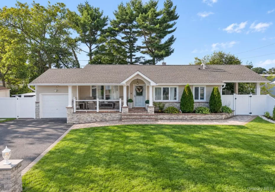 42 Blue Jay Drive, Islip, NY, 3 Bedrooms Bedrooms, 7 Rooms Rooms,2 BathroomsBathrooms,Residential,For Rent,Blue Jay,0,1057106 42 Blue Jay Drive, Islip, NY, 3 Bedrooms Bedrooms, 7 Rooms Rooms,2 BathroomsBathrooms,Residential,For Rent,Blue Jay,0,1057106
