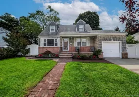 296 Heathcote Road, Babylon, NY, 4 Bedrooms Bedrooms, 8 Rooms Rooms,1 BathroomBathrooms,Residential,For Rent,Heathcote,0,1057917 296 Heathcote Road, Babylon, NY, 4 Bedrooms Bedrooms, 8 Rooms Rooms,1 BathroomBathrooms,Residential,For Rent,Heathcote,0,1057917