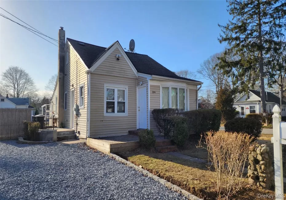 104 Moriches Drive, Brookhaven, NY, 2 Bedrooms Bedrooms, 5 Rooms Rooms,1 BathroomBathrooms,Residential,For Rent,Moriches,0,1058477 104 Moriches Drive, Brookhaven, NY, 2 Bedrooms Bedrooms, 5 Rooms Rooms,1 BathroomBathrooms,Residential,For Rent,Moriches,0,1058477