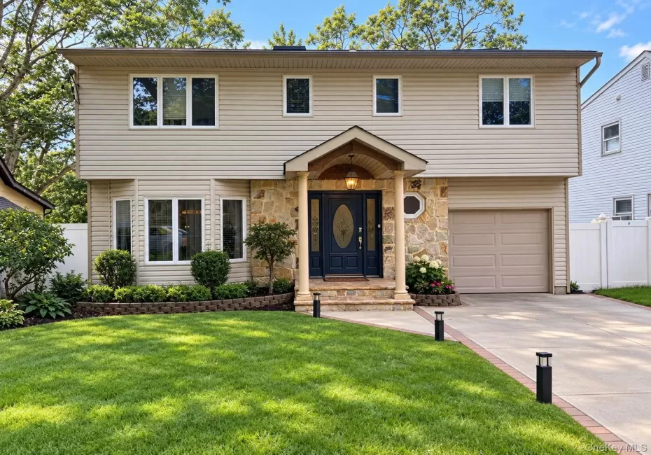 41 Homeland Drive, Huntington, NY, 4 Bedrooms Bedrooms, 9 Rooms Rooms,3 BathroomsBathrooms,Residential,For Rent,Homeland,0,1052331 41 Homeland Drive, Huntington, NY, 4 Bedrooms Bedrooms, 9 Rooms Rooms,3 BathroomsBathrooms,Residential,For Rent,Homeland,0,1052331