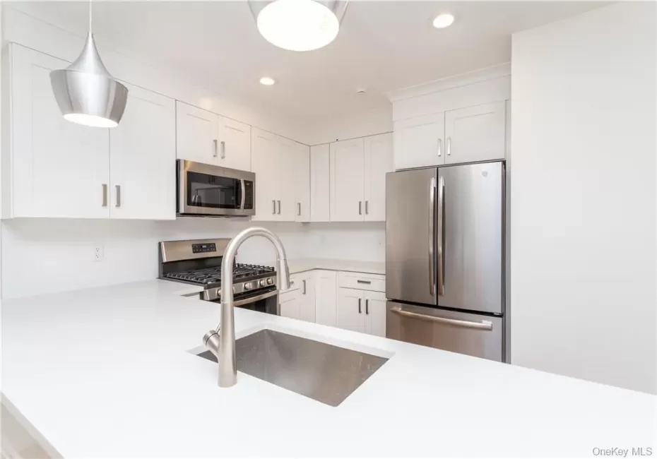 121 Fisher Avenue, White Plains, NY, 3 Bedrooms Bedrooms, 8 Rooms Rooms,3 BathroomsBathrooms,Residential Lease,For Rent,Fisher,0,1058546 121 Fisher Avenue, White Plains, NY, 3 Bedrooms Bedrooms, 8 Rooms Rooms,3 BathroomsBathrooms,Residential Lease,For Rent,Fisher,0,1058546