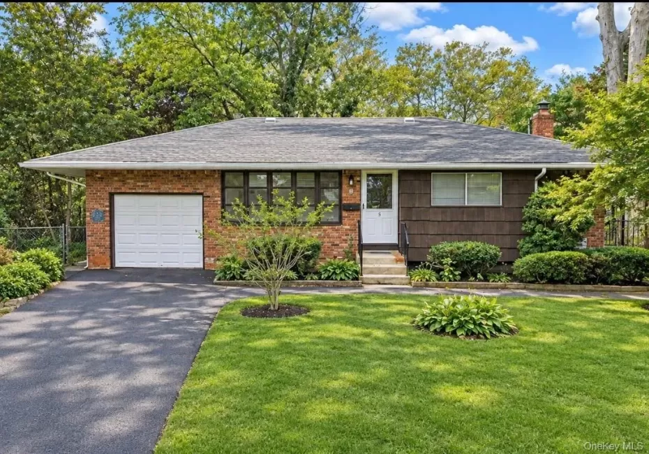 5 Pebble Lane, Huntington, NY, 3 Bedrooms Bedrooms, 5 Rooms Rooms,1 BathroomBathrooms,Residential,For Rent,Pebble,0,1057257 5 Pebble Lane, Huntington, NY, 3 Bedrooms Bedrooms, 5 Rooms Rooms,1 BathroomBathrooms,Residential,For Rent,Pebble,0,1057257