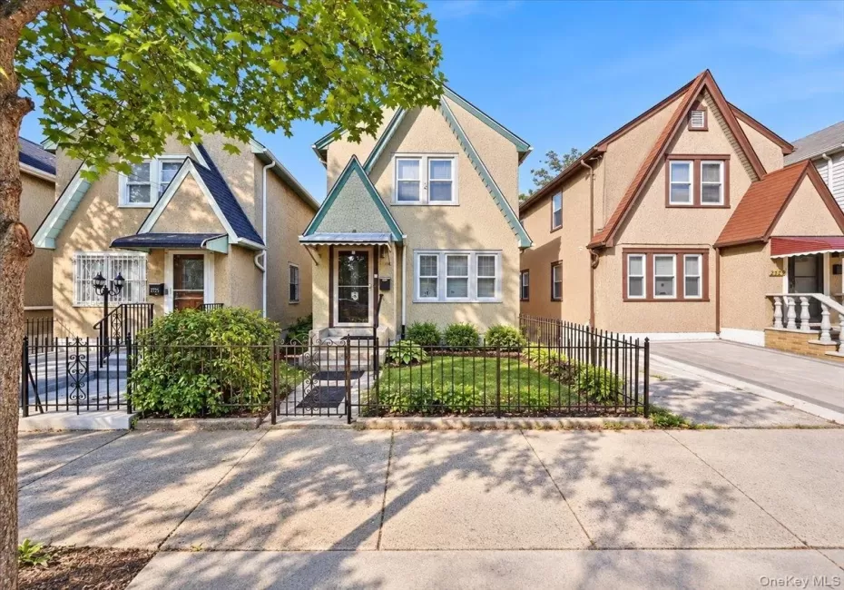 2727 Morgan Avenue, New York, NY, 3 Bedrooms Bedrooms, 6 Rooms Rooms,1 BathroomBathrooms,Residential,For Rent,Morgan,0,1057871 2727 Morgan Avenue, New York, NY, 3 Bedrooms Bedrooms, 6 Rooms Rooms,1 BathroomBathrooms,Residential,For Rent,Morgan,0,1057871