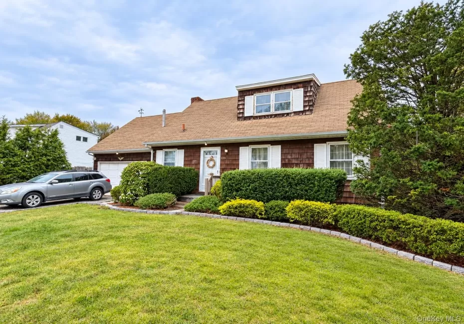 129 Village Line Road, Babylon, NY, 3 Bedrooms Bedrooms, 8 Rooms Rooms,1 BathroomBathrooms,Residential,For Rent,Village Line,0,1057418 129 Village Line Road, Babylon, NY, 3 Bedrooms Bedrooms, 8 Rooms Rooms,1 BathroomBathrooms,Residential,For Rent,Village Line,0,1057418