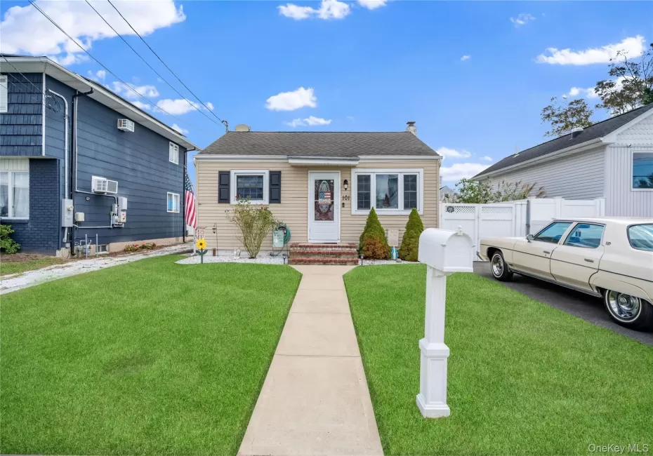 101 Miramar Boulevard, Babylon, NY, 2 Bedrooms Bedrooms, 5 Rooms Rooms,1 BathroomBathrooms,Residential,For Rent,Miramar,0,1053540 101 Miramar Boulevard, Babylon, NY, 2 Bedrooms Bedrooms, 5 Rooms Rooms,1 BathroomBathrooms,Residential,For Rent,Miramar,0,1053540
