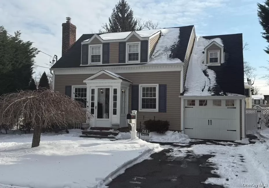 201 Stuyvesant Avenue, Hempstead, NY, 3 Bedrooms Bedrooms, 8 Rooms Rooms,1 BathroomBathrooms,Residential Lease,For Rent,Stuyvesant,0,1058766 201 Stuyvesant Avenue, Hempstead, NY, 3 Bedrooms Bedrooms, 8 Rooms Rooms,1 BathroomBathrooms,Residential Lease,For Rent,Stuyvesant,0,1058766