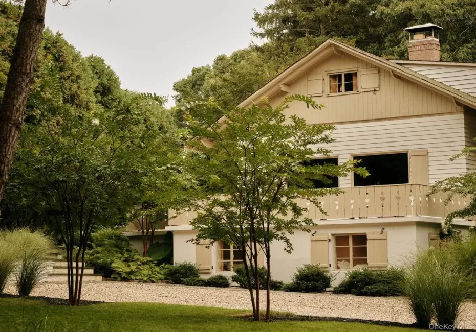 61 Hill Street, Riverhead, NY, 3 Bedrooms Bedrooms, 9 Rooms Rooms,2 BathroomsBathrooms,Residential,For Rent,Hill,0,1056488 61 Hill Street, Riverhead, NY, 3 Bedrooms Bedrooms, 9 Rooms Rooms,2 BathroomsBathrooms,Residential,For Rent,Hill,0,1056488