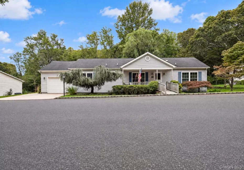 1407 Middle Road, Riverhead, NY, 3 Bedrooms Bedrooms, 5 Rooms Rooms,2 BathroomsBathrooms,Residential,For Rent,Middle,0,1022776 1407 Middle Road, Riverhead, NY, 3 Bedrooms Bedrooms, 5 Rooms Rooms,2 BathroomsBathrooms,Residential,For Rent,Middle,0,1022776